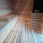 Hanza Tower Apartment-basen * シュチェチン