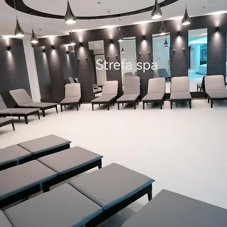 Hanza Tower Apartment-basen