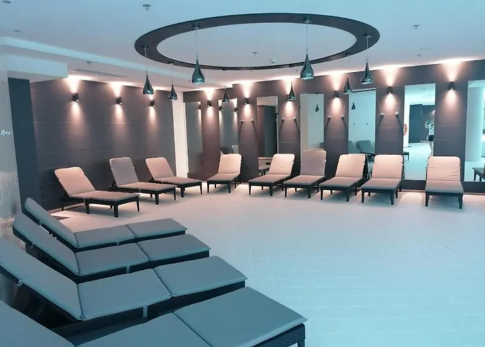 Hanza Tower Apartment-basen