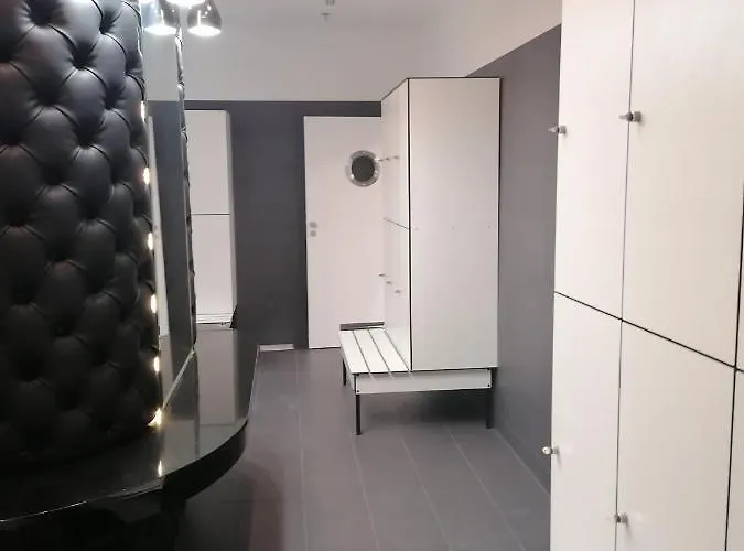 Hanza Tower Apartment-basen * シュチェチン