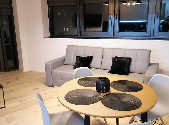 Hanza Tower Apartment-basen シュチェチン